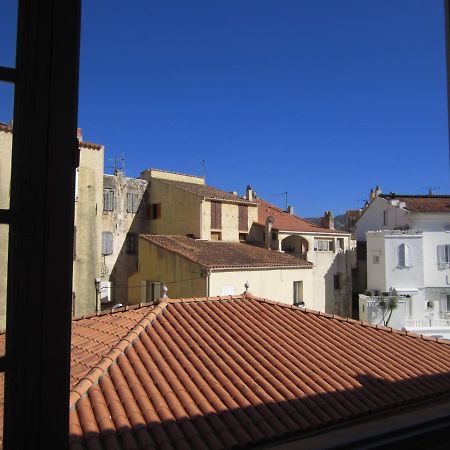 קאלבי Hotel Du Centre מראה חיצוני תמונה