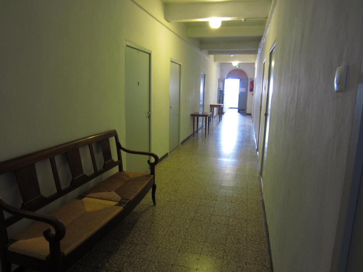 קאלבי Hotel Du Centre מראה חיצוני תמונה